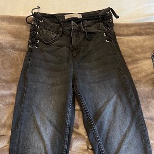 ZARA JEANS SIZE 26